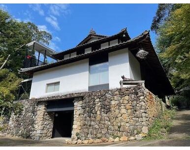 Two Grand Traditional Houses in Uji City, Kyoto