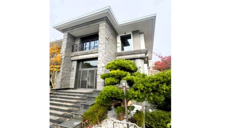 A luxury house covering an area of ​​over 1,500㎡ in Nishinomiya City, Hyogo Prefecture