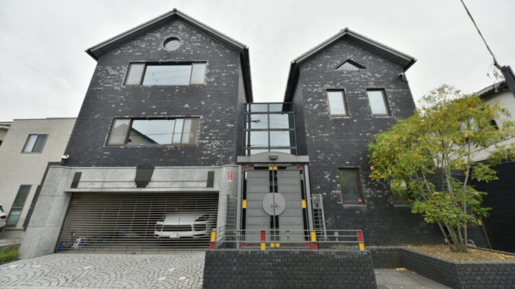 Takarazuka City, Hyogo Prefecture: A large mansion that can realize all kinds of dreams