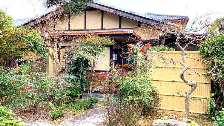 京都市嵯峨嵐山の平屋邸宅